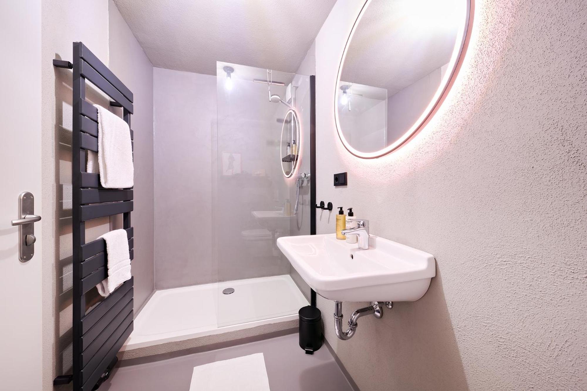 Xzllenz Kueche Bad S-Bahn Parken Smart-Tv Wellbeing Apartment Neunkirchen am Sand Exterior photo