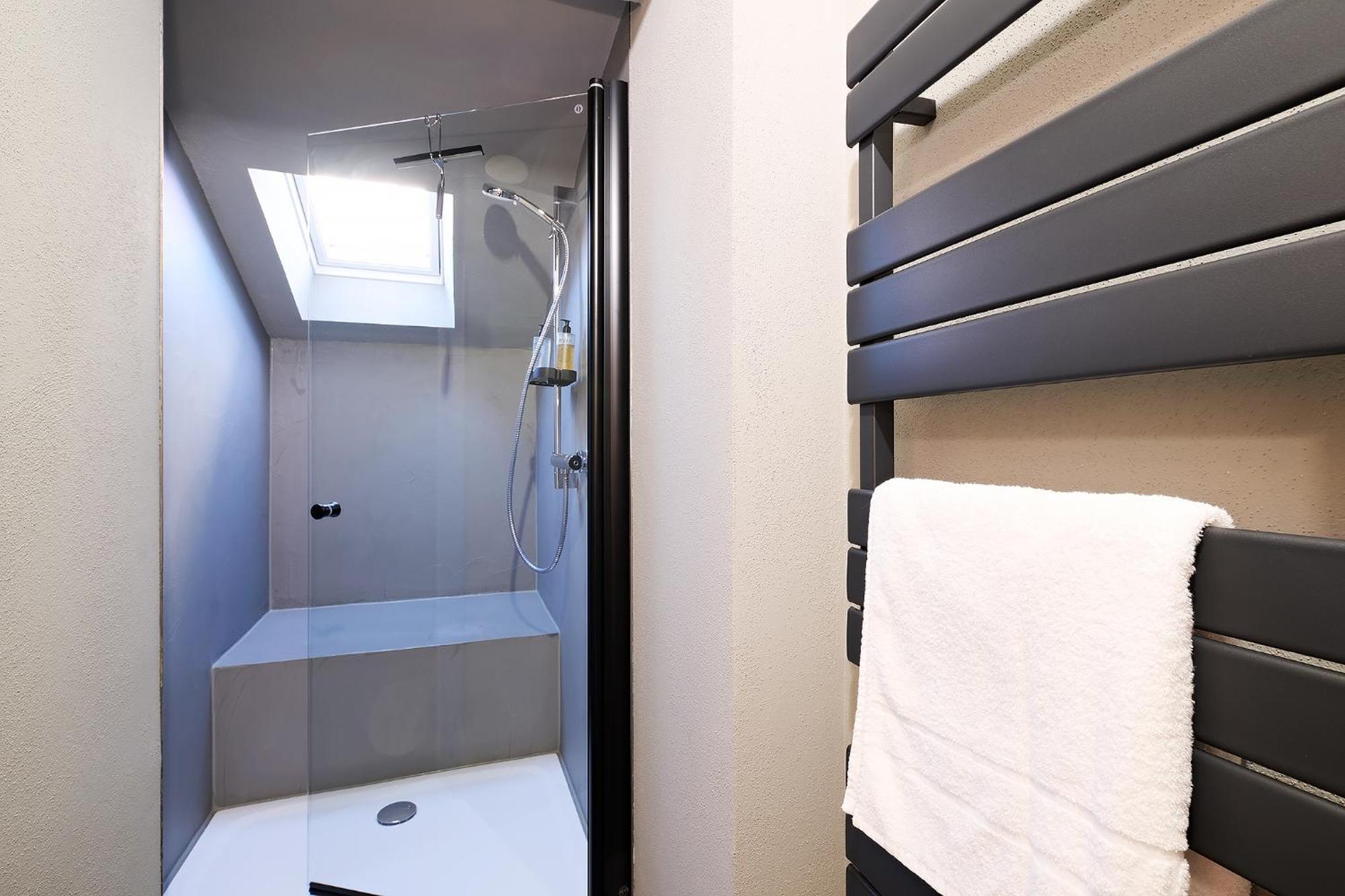 Xzllenz Kueche Bad S-Bahn Parken Smart-Tv Wellbeing Apartment Neunkirchen am Sand Room photo